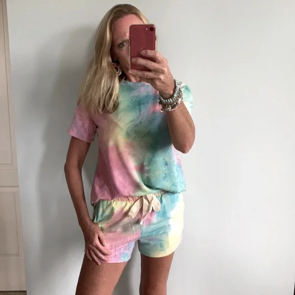 Tie Dye Top & Shorts Lounge Set - Picture 3 of 10